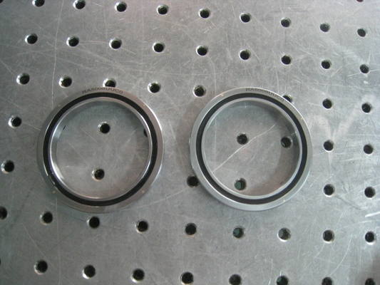 محامل عجلات متقاطعة RA7008UUCC0 70x86x8mm هيكل مغلق وتطبيق، في المخزون المزود