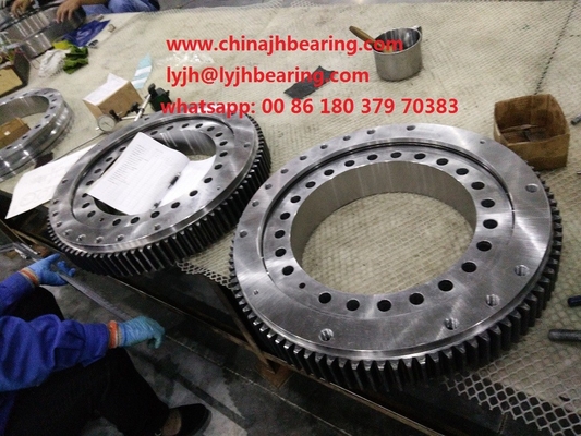 RKS.21 0741 محامل كرة ذات أربع نقاط اتصال، 634x840x56mm تستخدم في معدات الشاحنات المزود