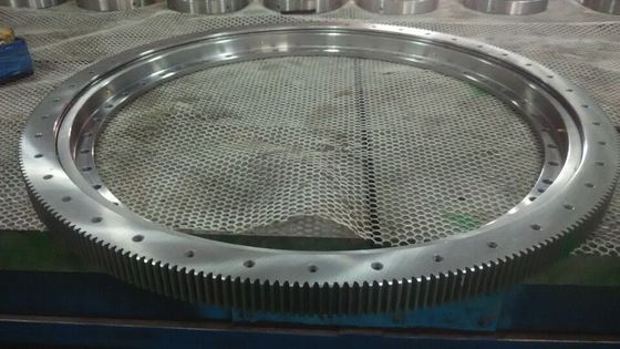 تروس محمل الدوران E.1390.30.15.D.1-R الحجم 1390*1115*105 مم المزود